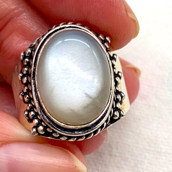 Source Unknown Jewelry - Beautiful milky white oval shaped moonstone ring set in sterling silver sz 9